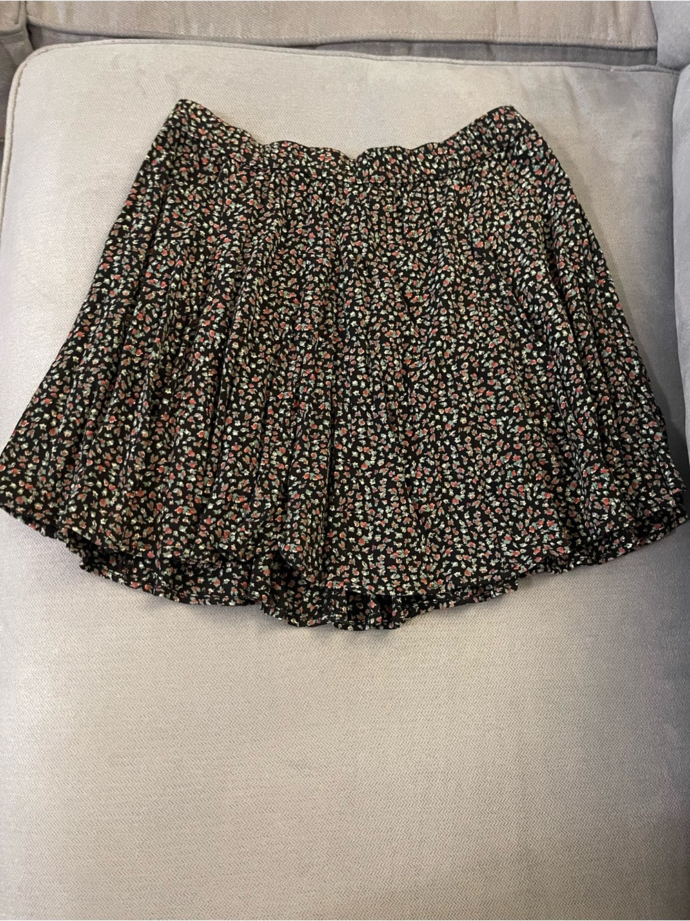 American Eagle Floral Mini Skirt size Extra Small